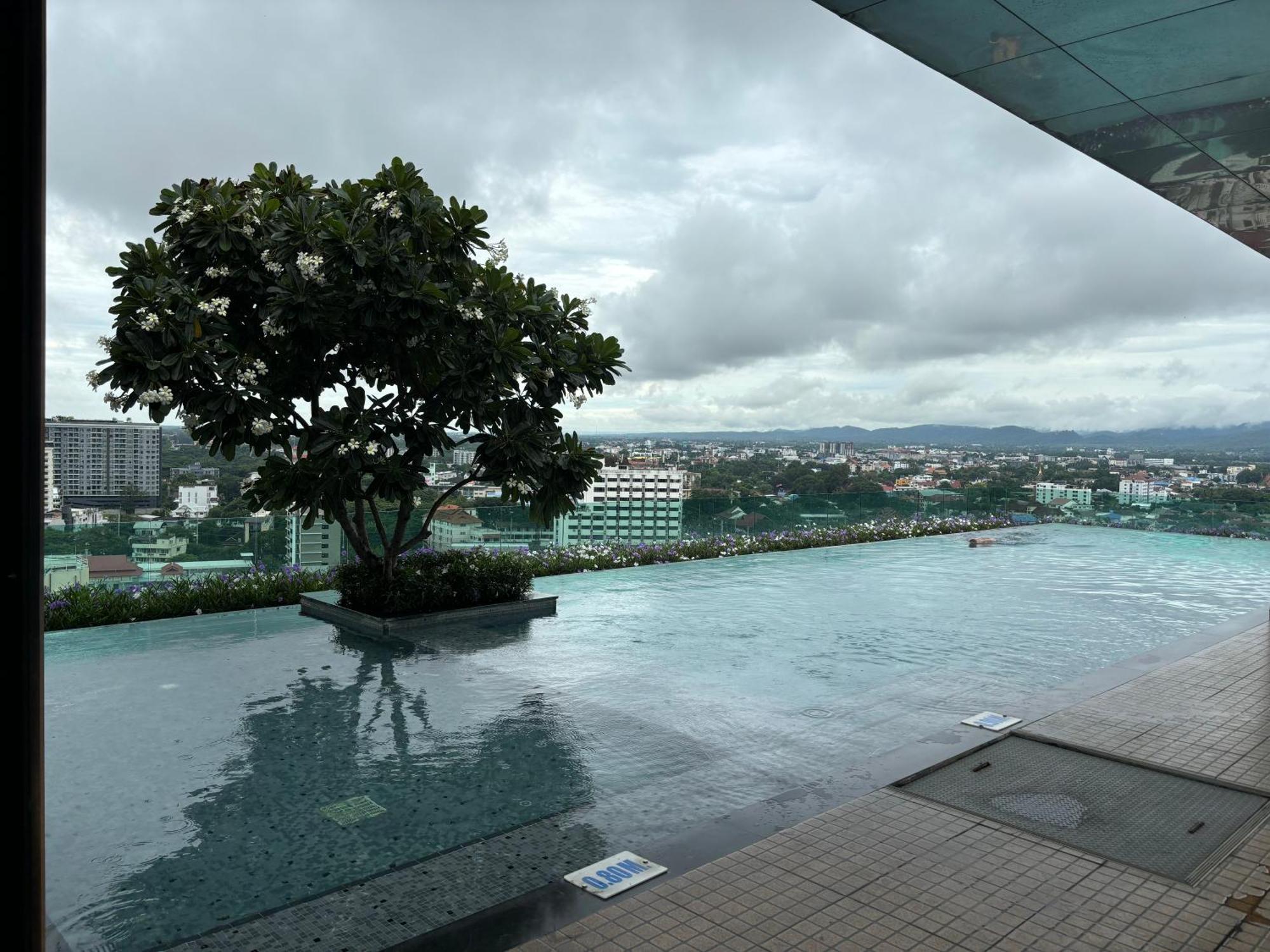 Hotel Astra Bee Friend Chiangmai Chiang Mai Exterior foto